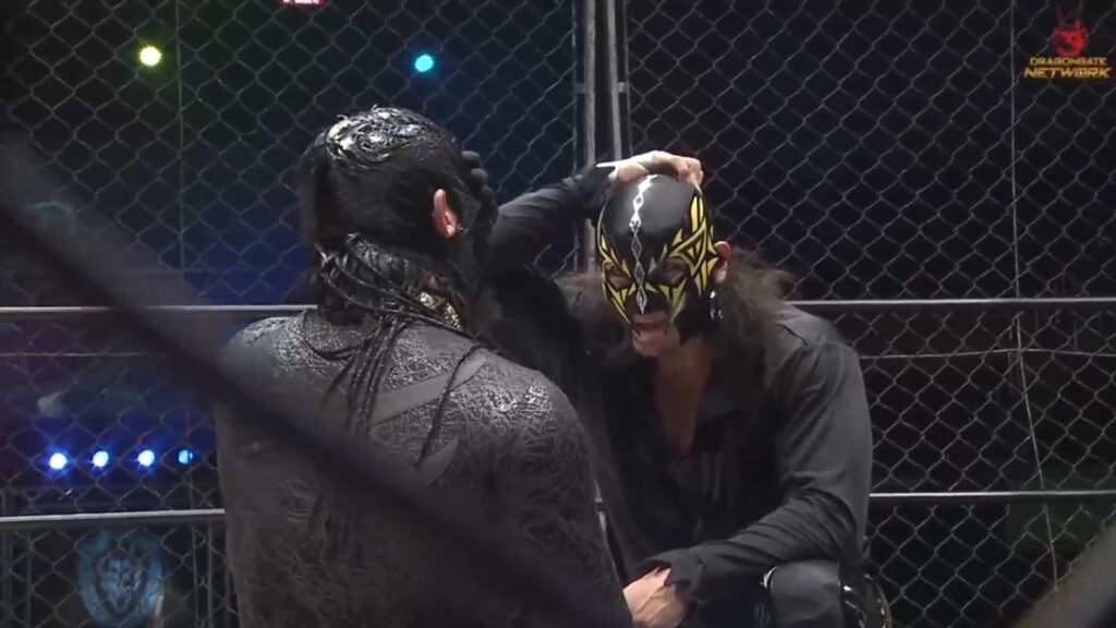 An image of Shun and Diamante looking at each other, despairing