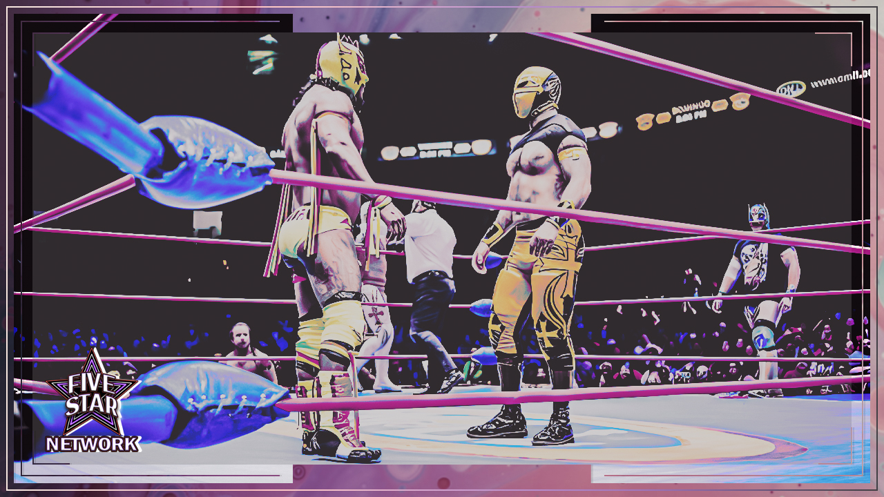 Dragon Rojo Jr and Templario facing off